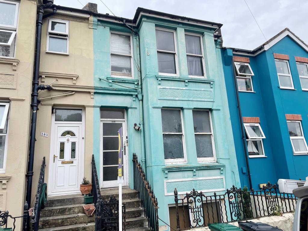 Lot: 57 - GROUND FLOOR FLAT REQUIRING COMPLETION -